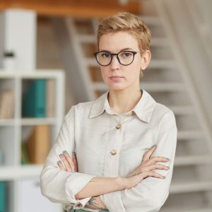 confident-businesswoman-G3C34MQ-1.jpg