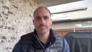 eduardo-bolsonaro-rebate-ciro-nogueira:-“estou-disposto-a-sacrificar-meus-interesses”