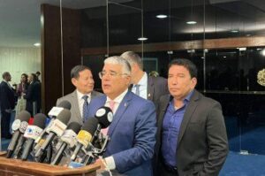 senadores-da-oposicao-protocolam-pedido-de-impeachment-contra-flavio-dino