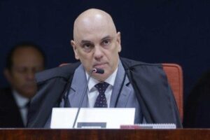 partido-novo-e-aliados-protocolam-pedido-de-impeachment-contra-moraes