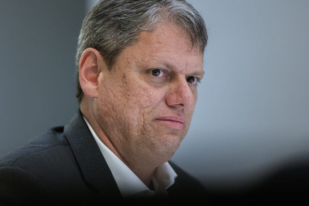 maia-diz-que-tarcisio-era-favorito,-mas-foi-atingido-“por-agenda-maluca’-bolsonarista