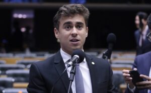 “nao-e-o-momento”:-nikolas-descarta-governo-de-minas-e-explica-razao-estrategica