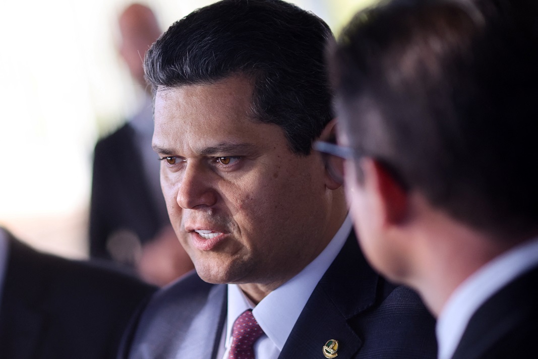 alcolumbre-indica-que-votacao-de-messias-para-o-stf-deve-ficar-para-2026