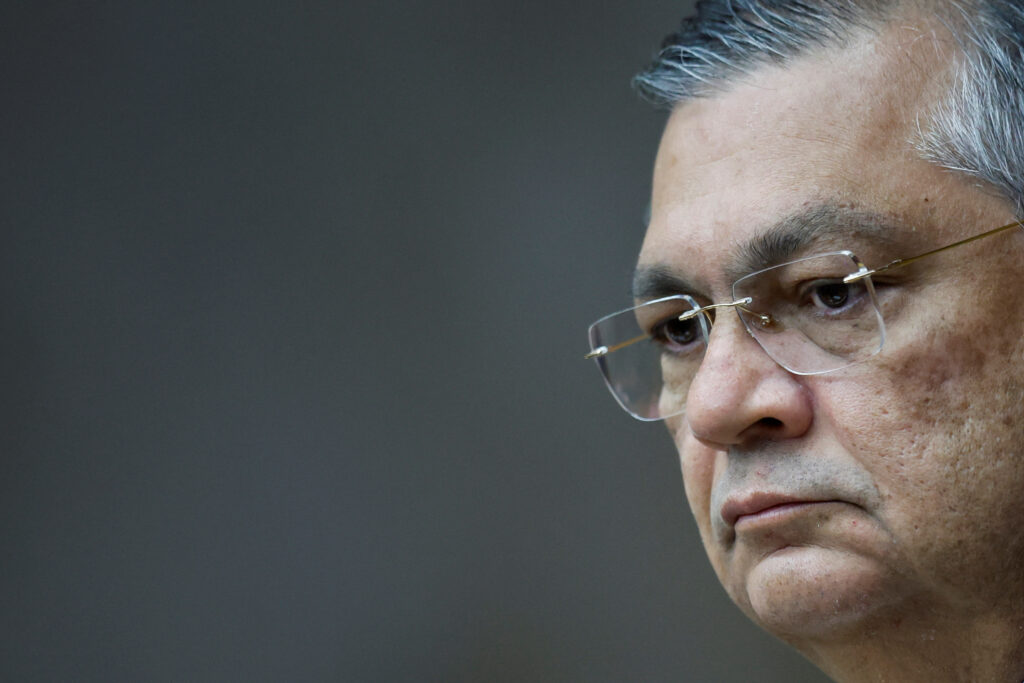 dino-barra-emendas-de-eduardo-bolsonaro-e-alexandre-ramagem-por-estarem-no-exterior