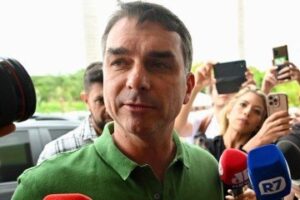 flavio-bolsonaro-quebra-o-silencio-sobre-zema-ser-o-vice-na-chapa